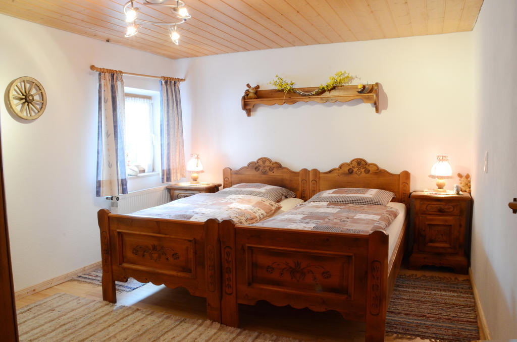 Suite Sinja Erlebnisferienwohnung Hausham Pokoj fotografie